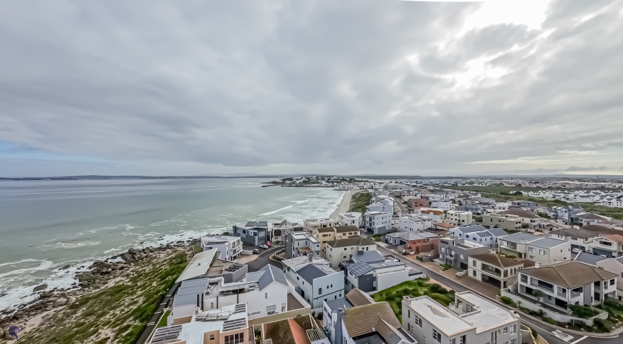 5 Bedroom Property for Sale in Calypso Beach Western Cape